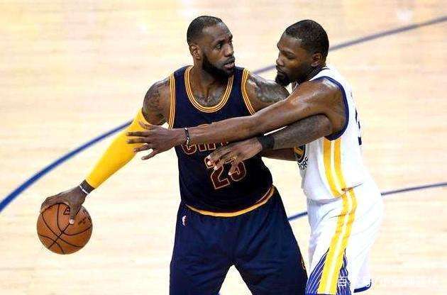 迈克·布朗：布伦森应该是脱口而出的MVP候选，赢球才是真谛（迈克·布朗：布伦森理应是MVP热门，胜利才是王道）