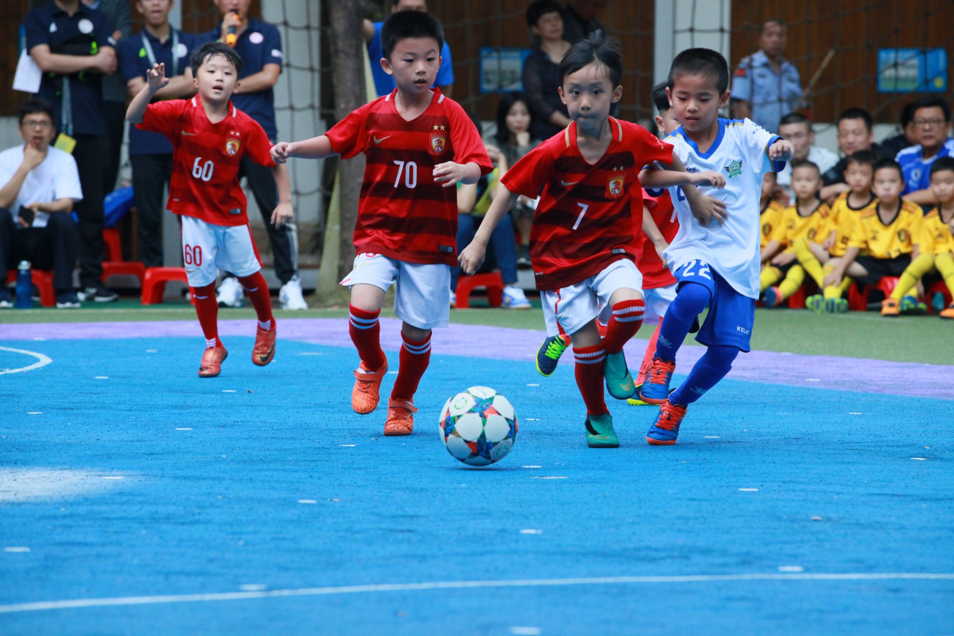 梅开二度助国米终结连败，劳塔罗当选与比萨一役全场最佳（独中两元助国米止连败，劳塔罗荣膺对阵比萨一战最佳球员）