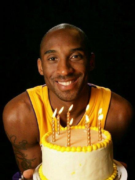 约基奇生涯3次100%命中率砍25+，历史上仅张伯伦更多（约基奇三度以100%命中率拿下25+，历史仅次张伯伦）