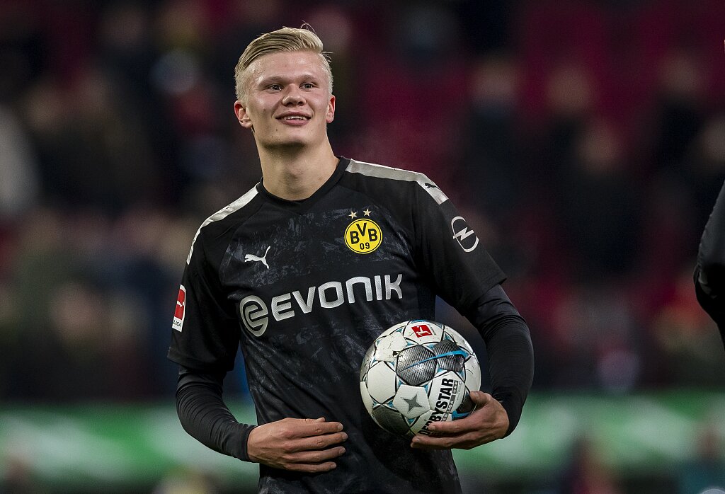 能否说明问题？74611人现场观看英格兰女足vs中国女足热身赛（74611人到场观看英格兰女足对中国女足热身赛，这一数字说明了什么？）