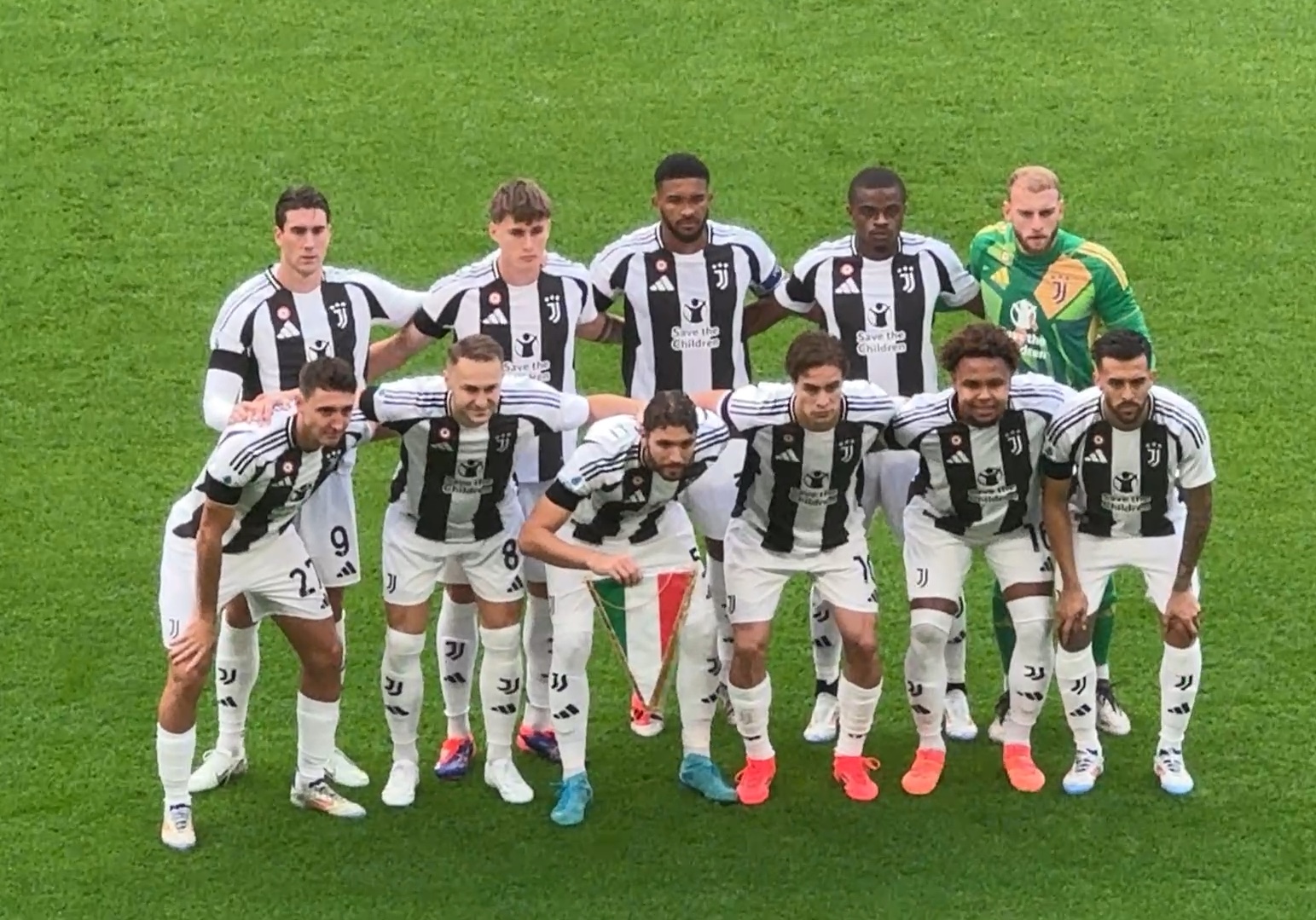 安帅：维尼修斯能和罗德里戈共存，很满意法比尼奥的训练状态（安切洛蒂：维尼修斯与罗德里戈可共存，对法比尼奥的训练表现十分满意）