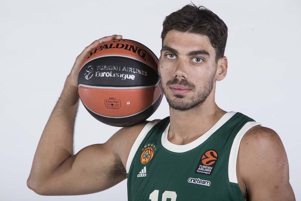 巴萨官方：博阿滕与俱乐部无合作关系；对前后矛盾的形象道歉（巴萨声明：否认与博阿滕合作，并就前后矛盾的形象致歉）