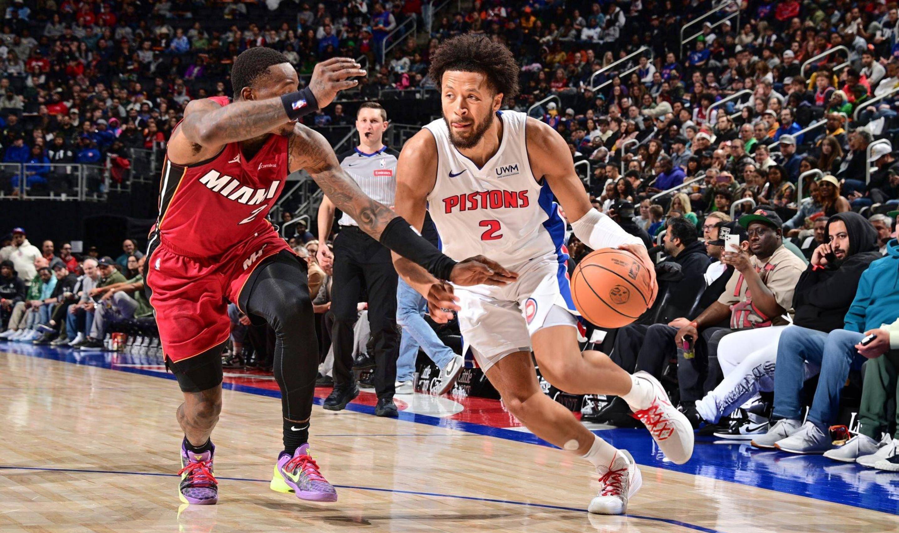 德佩荷兰队史自然年客场进球数第2，仅次于范巴斯滕（德佩在荷兰队史自然年客场进球数排名第二，仅次范巴斯滕）