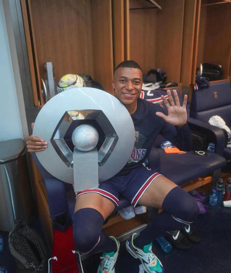 马卡：费兰曾与莫拉塔沟通穿西班牙7号球衣，后者表示支持（马卡：费兰就穿西班牙7号与莫拉塔沟通，获对方支持）