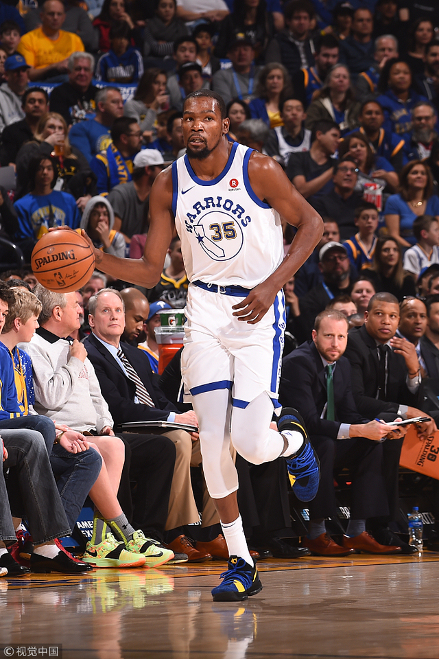 2025／26赛季英超：利物浦崩溃安菲尔德！上届冠军俯冲保级区（2025／26英超：安菲尔德失守，利物浦崩盘，上季冠军跌入保级区）